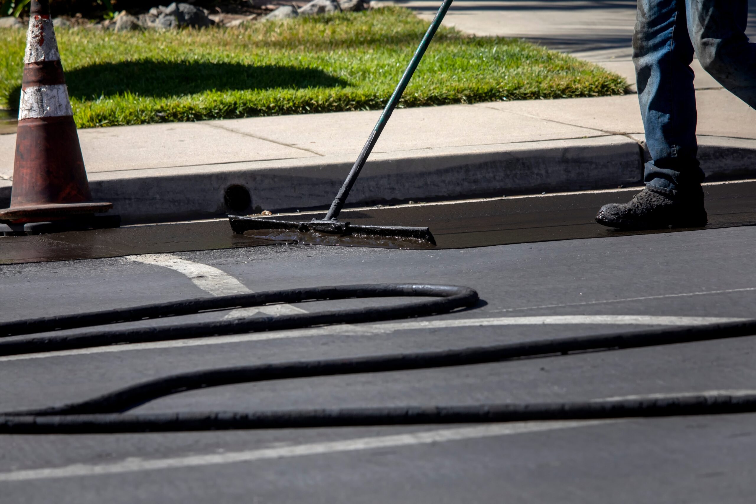 Asphalt Sealcoating